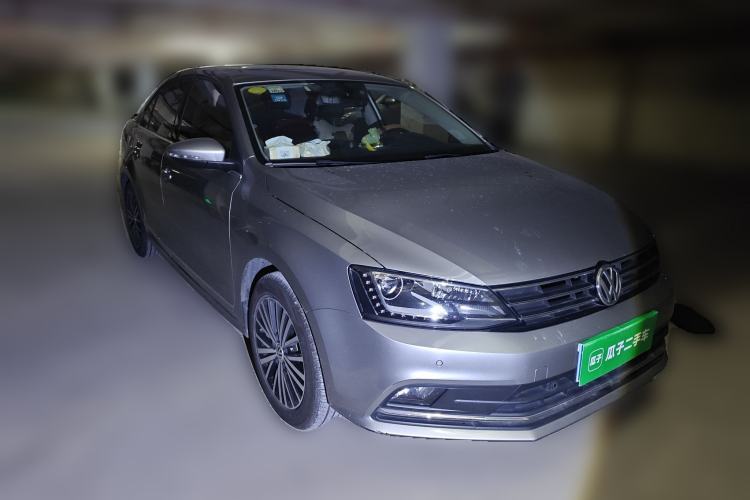 Used Volkswagen Sagitar 2017 230TSI Automatic Luxury Edition
