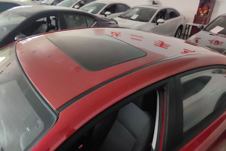 Used Hyundai Celesta 2017 1.6L Automatic Enjoyment Version GLS
