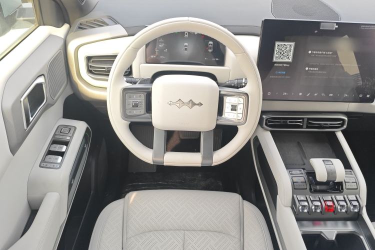 Used Formula Leopard Titanium 3 2025 501 km Range Rear-Wheel Drive Intelligent Driving Max Edition