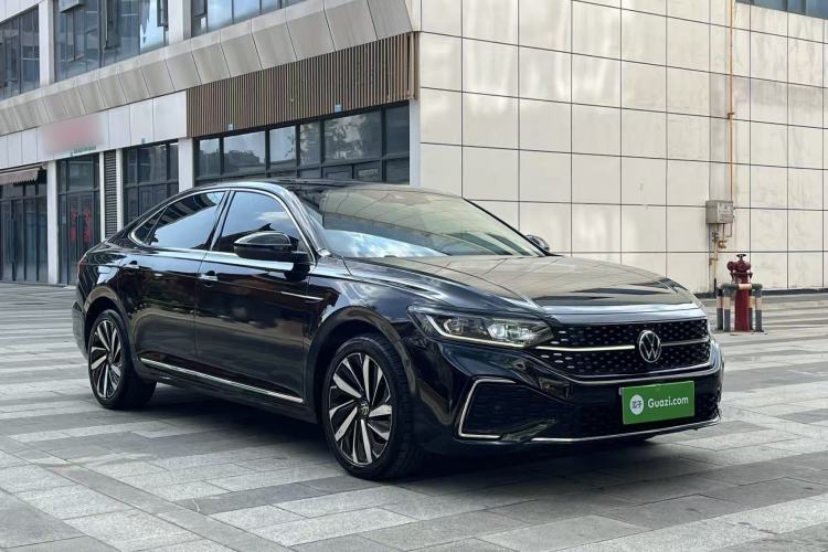 Used Volkswagen Passat 2022 330TSI Starry Luxury Edition Exterior 4
