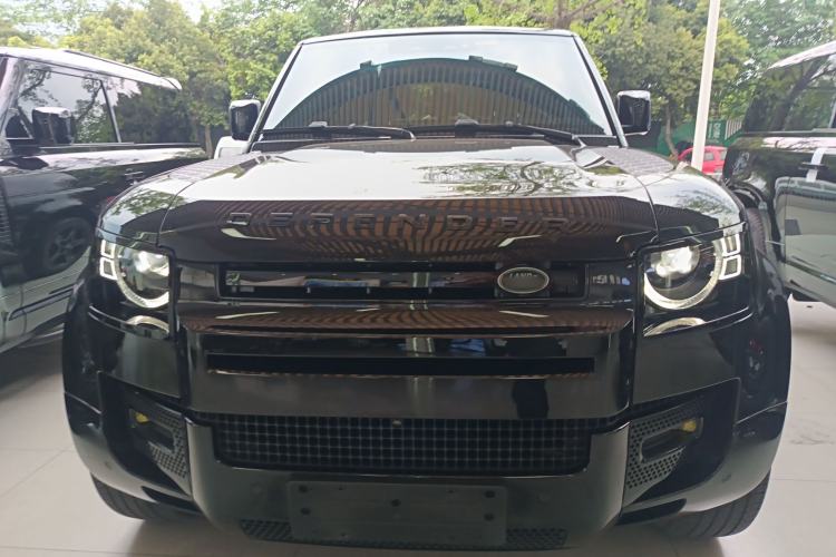 Used Land Rover Defender 2023 90 2.0T P300 SE
