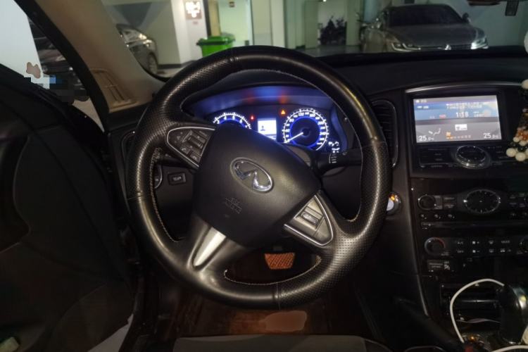 Used Infiniti QX50 2015 2.5L Comfort Edition Steering Wheel