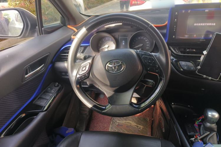 Used Toyota IZOA 2018 2.0L Yichi Version China VI Standard
