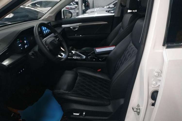 Used Wuling Asta 2022 2.0L DHT Electric-Speed Version