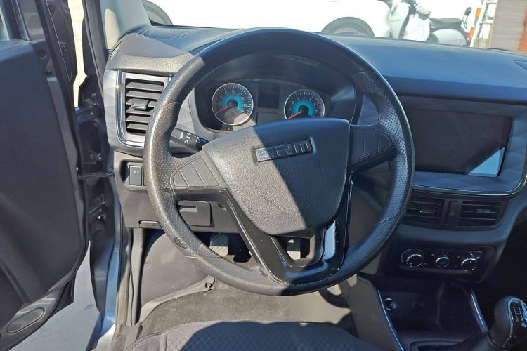 Used Jinbei Gold Hiace 2021 1.5L Passenger Vehicle Engineering Lion 5-Seater