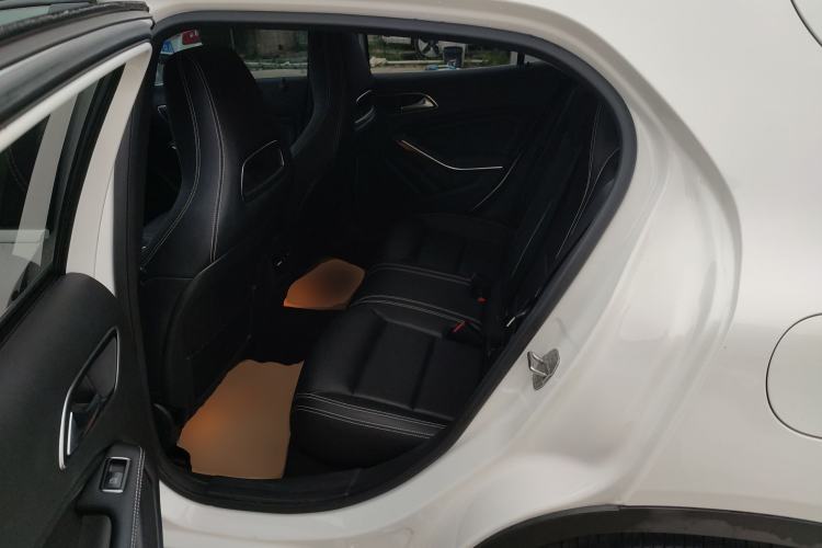Used Mercedes-Benz GLA 2019 GLA 200 Fashion Model Left Rear Seat