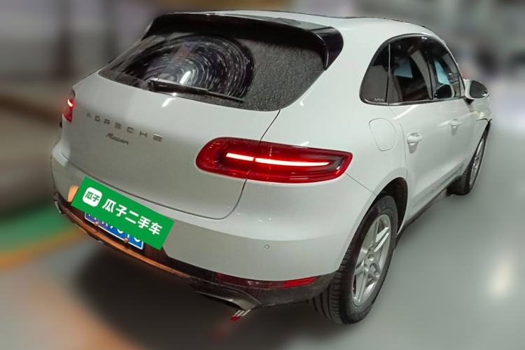 Used Porsche Macan 2017 Macan 2.0T Rear Right 45 Deg