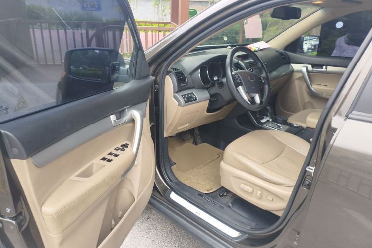 Used Kia Sorento 2012 2.4L Gasoline Luxury Edition
