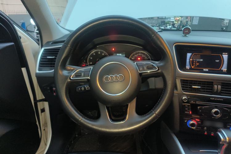 Used Audi Q5 2017 Plus 40 TFSI Technology Model
