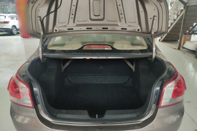 Used Baojun 630 2013 1.5L manual standard version