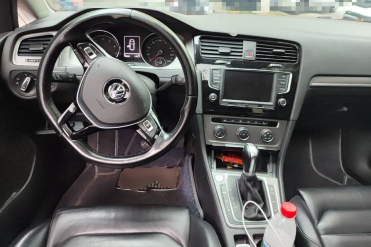 Used Volkswagen Golf 2014 1.4TSI Automatic Luxury Model Center Console