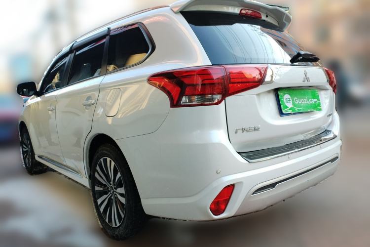 Used Mitsubishi Outlander 2021 2.0L Two-Wheel Drive Comfort Edition 7 Seats