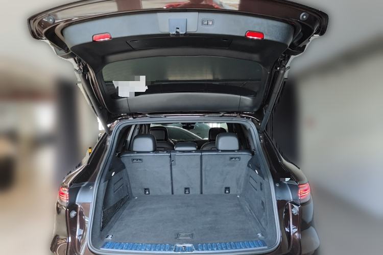 Used Porsche Cayenne E-Hybrid 2021 Cayenne E-Hybrid 2.0T Trunk