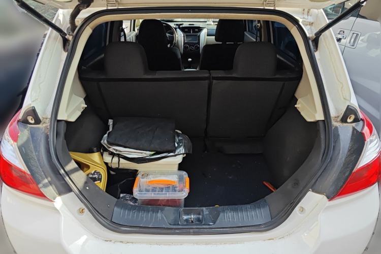 Used Venucia R50 2013 1.6L Manual Fashion Edition