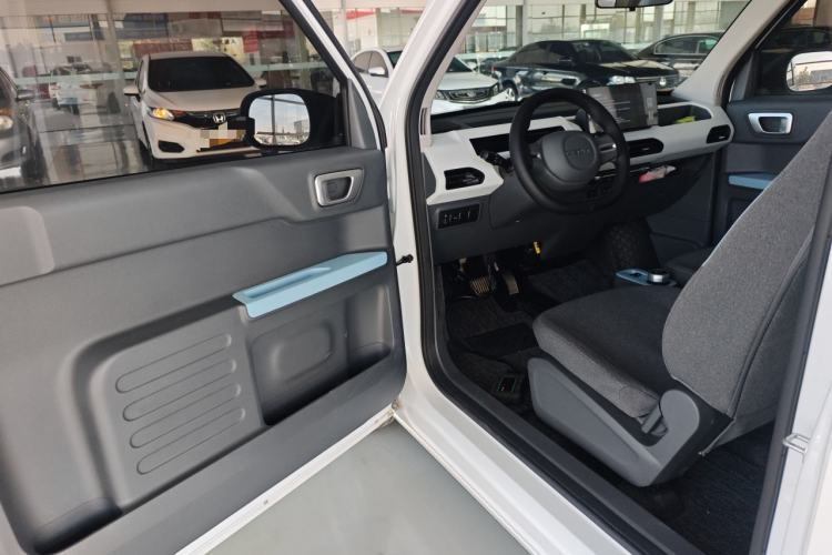 Used Geely Galaxy Panda 2024 Panda Mini 200km Endurance Bear
