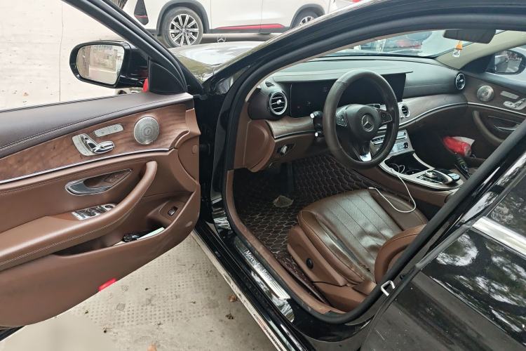 Used Mercedes-Benz E-Class 2018 Facelift E 300 L Luxury Edition