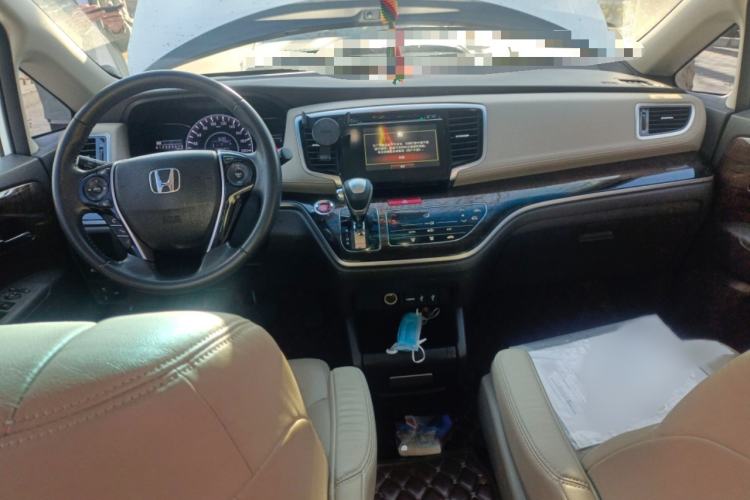 Used Honda Odyssey 2015 Updated Version 2.4L Smart Edition Interior 2