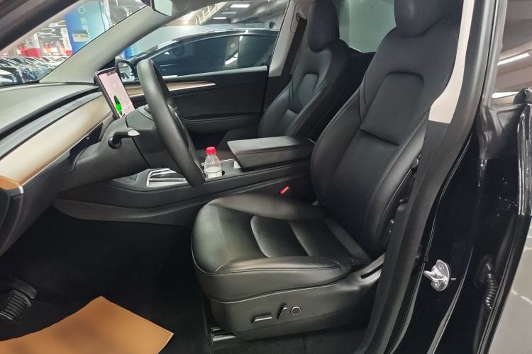 Used Tesla Model Y 2021 Long-Range All-Wheel-Drive Version 3D7