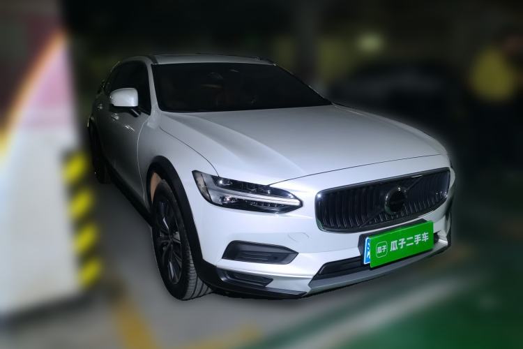 Used Volvo V90 2022 Cross Country B5 AWD Smart Range Edition
