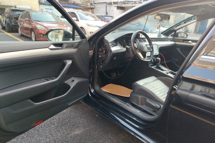 Used Volkswagen Magotan 2020 280TSI DSG Comfort Edition Driver Seat