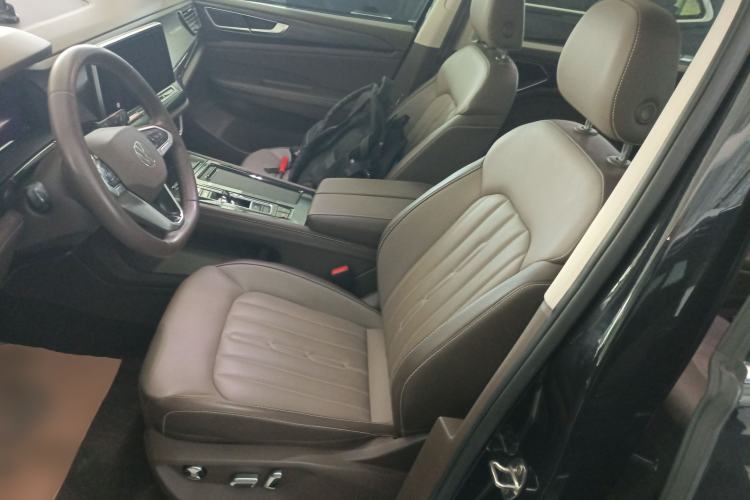 Used Volkswagen Viloran 2024 330TSI Luxury Edition
