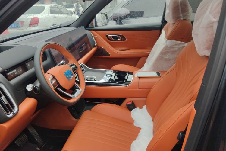 Used Geely Galaxy M9 2025 Model 230km Two-Wheel-Drive Exploration Edition Left Front Seat