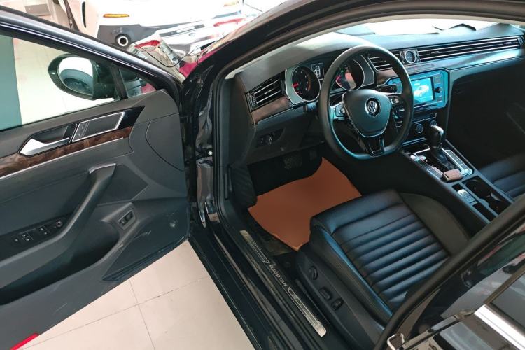 Used Volkswagen Magotan 2019 330TSI DSG Leading Model China VI Standard
