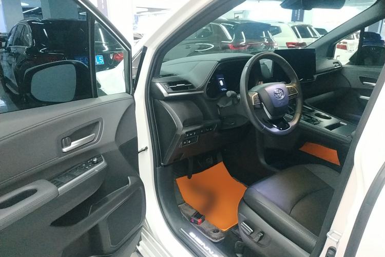 Used Toyota Sienna 2024 2.5L Hybrid Four-Wheel Drive Prestige Edition