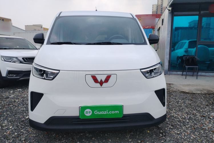 Used Wuling Yangguang 2024 300KM Comfort Version Passenger Van 75kW
