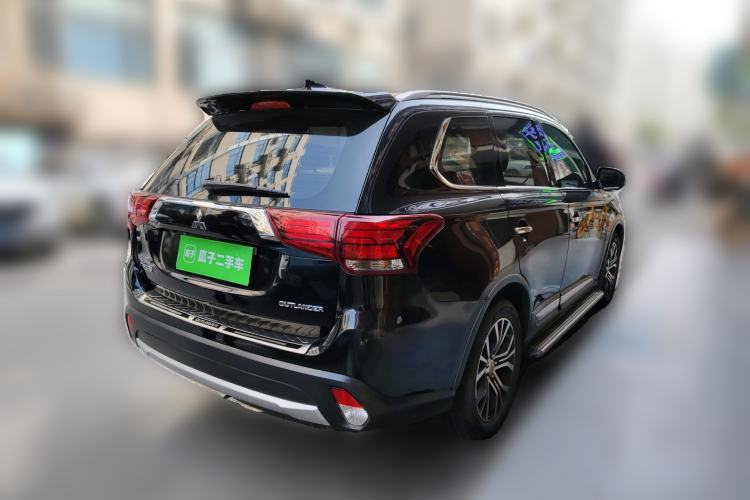 Used Mitsubishi Outlander 2018 2.0L Two-Wheel Drive Glory Edition 5 Seats
