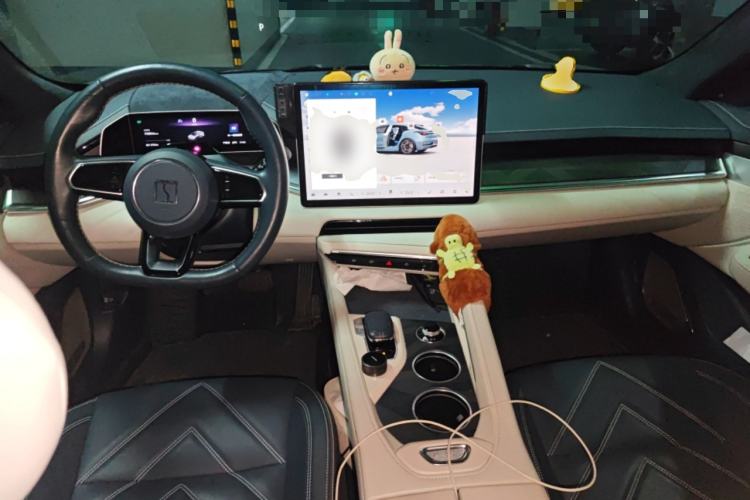 Used Zeekr 001 2021 Ultra-Long Range Dual-Motor YOU Version Center Console