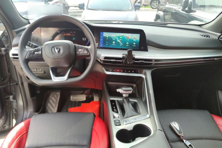 Used CHANGAN CS35PLUS 2021 Blue Whale NE 1.4T DCT Prestige Model
