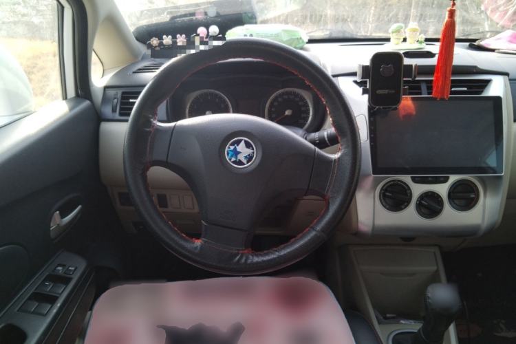 Used Venucia R50 2014 1.6L Manual Splendid Edition Steering Wheel