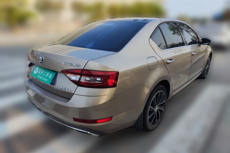 Used Skoda Octavia 2018 TSI280 DSG Flagship Edition Rear Right 45 Deg