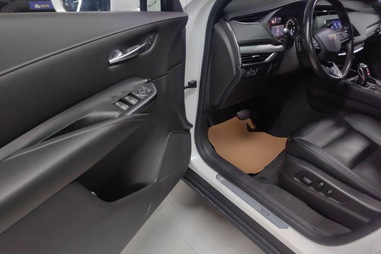 Used Cadillac XT4 2018 28T Two-Wheel Drive Leading Version