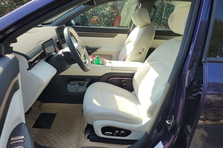 Used Dongfeng eπ eπ008 2024 636Max All-Electric Version 6 Seats
