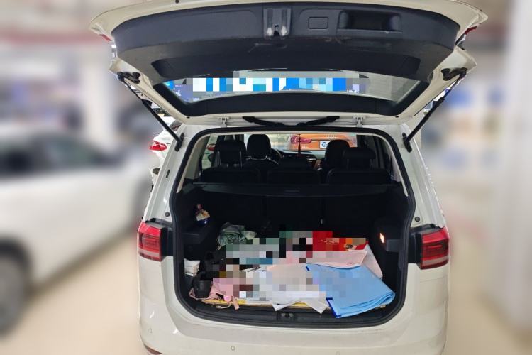 Used Volkswagen Touran 2016 Volkswagen Touran L 280TSI DSG Comfort Edition Trunk