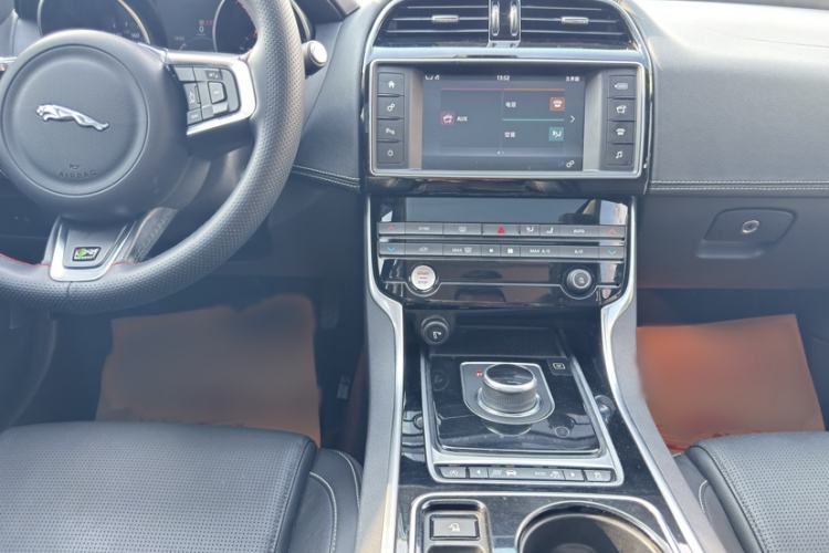 Used Jaguar XE 2017 2.0T 200 PS R-Sport