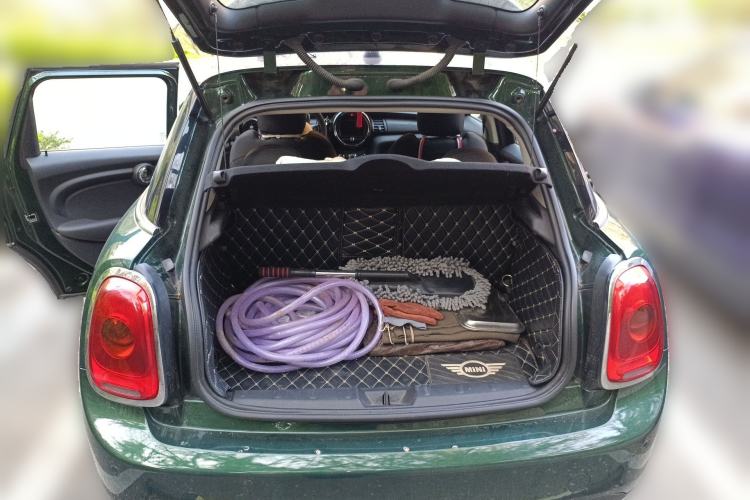 Used MINI 2016 1.5T COOPER Five-Door Edition Trunk