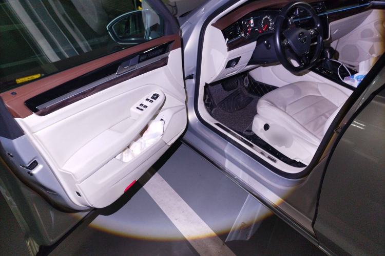 Used Volkswagen Phideon 2018 Revised Version 380TSI Two-Wheel Drive Business Edition
