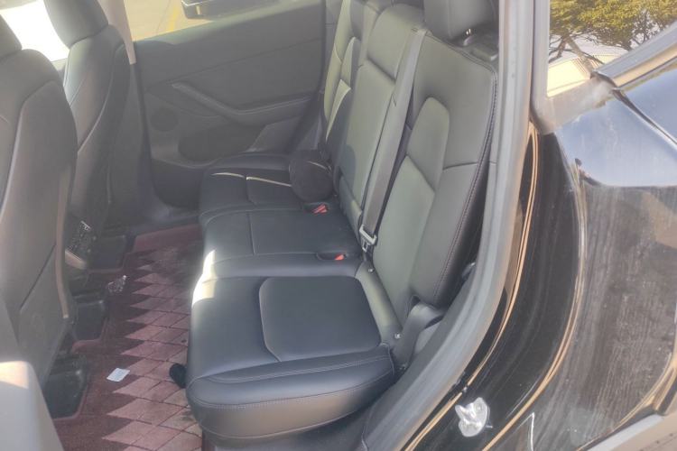 Used Tesla Model Y 2023 High-Performance All-Wheel-Drive Version