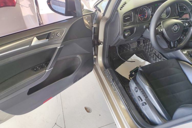 Used Volkswagen Golf 2018 230TSI Automatic Luxury Version