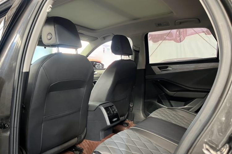 Used Volkswagen Sagitar 2023 300TSI DSG Excellence Edition Interior 2