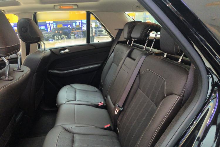 Used Mercedes-Benz GLE 2015 GLE 400 4MATIC Left Rear Seat