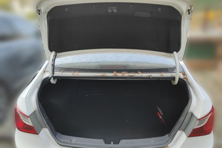 Used Hyundai Sonata 2013 2.4L Automatic Luxury Version China IV Standard