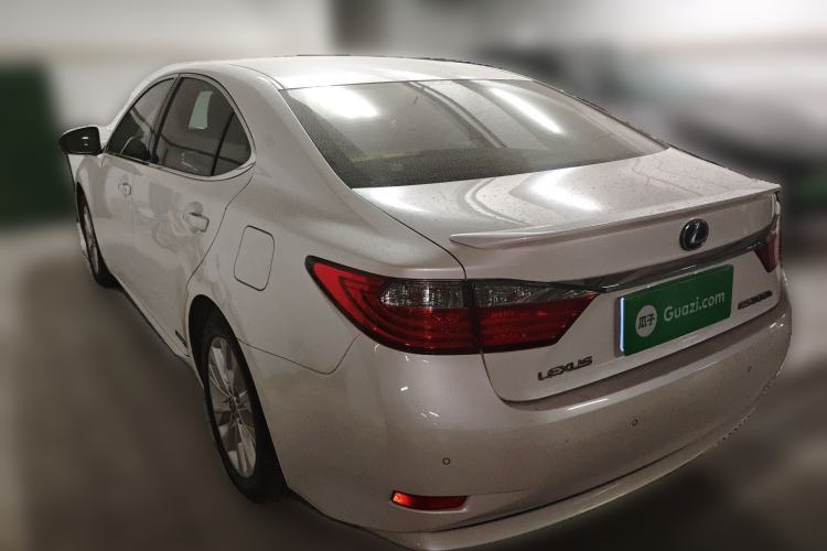 Used Lexus ES 2013 300h Elite Edition