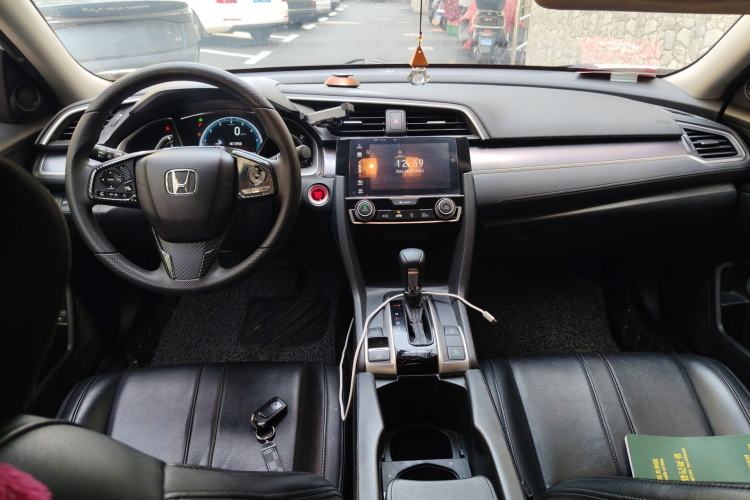 Used Honda Civic 2016 220TURBO CVT Luxury Edition
