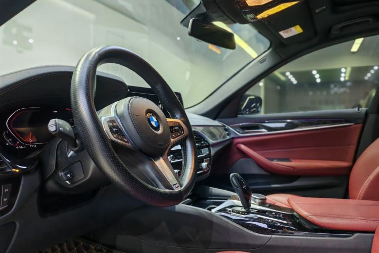 Used BMW 5 Series 2022 Second Facelift 525Li M Sport Package