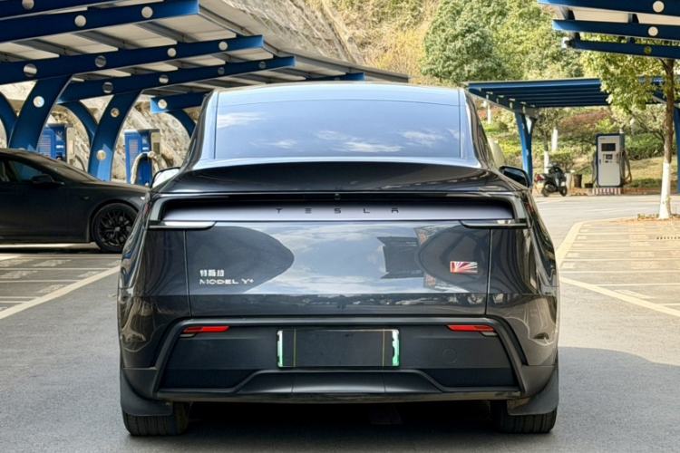 Used Tesla Model Y 2025 Long-Range All-Wheel Drive First Edition