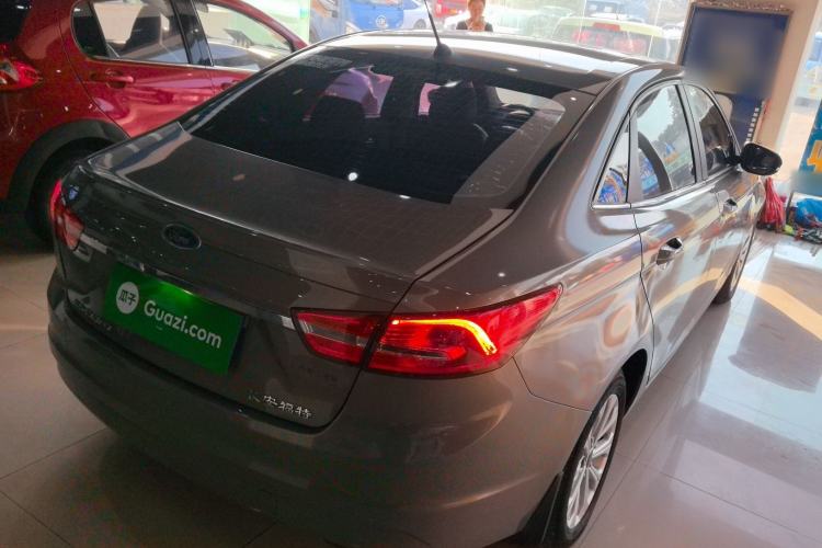 Used Ford Escort 2015 1.5L Automatic Fashion Model
